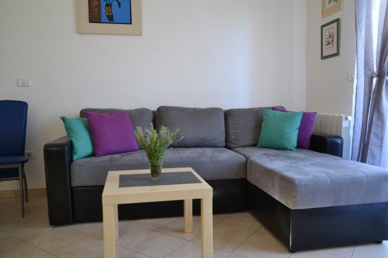 Apartment Din บานโจเล ภายนอก รูปภาพ