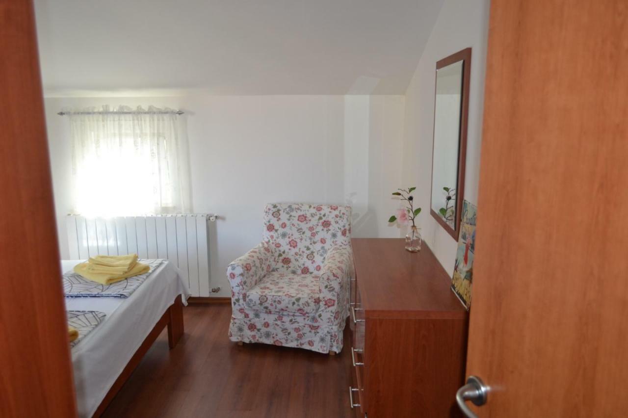 Apartment Din บานโจเล ภายนอก รูปภาพ