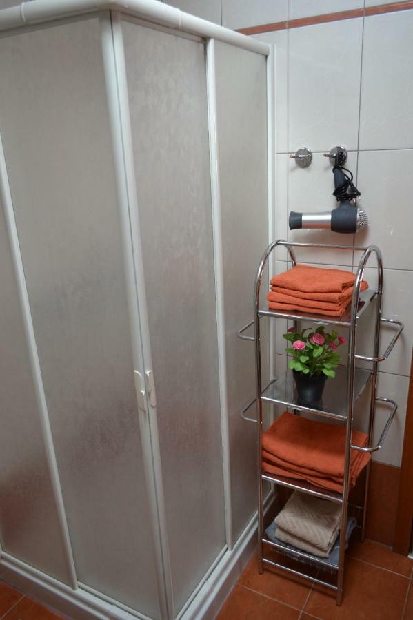 Apartment Din บานโจเล ภายนอก รูปภาพ